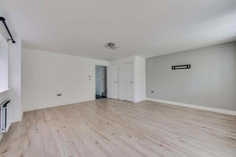 Sitting room/ dining room