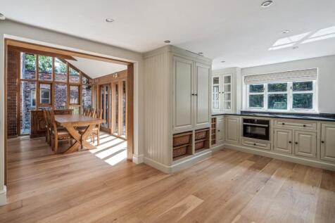 Kitchen / Dining Are