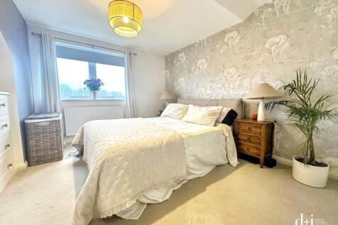 Master Bedroom 2n...