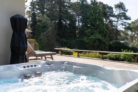 Hot tub