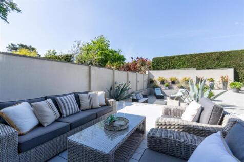 Outdoor Sitting