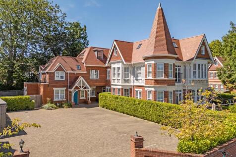 Beechwood, 14 Pinewood Road