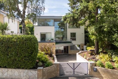 8 Martello Road South