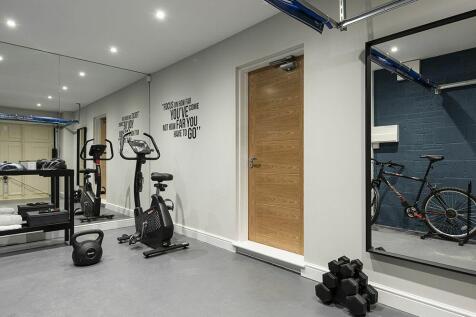 Garage/Gym 