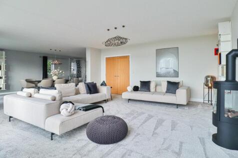 Lounge II