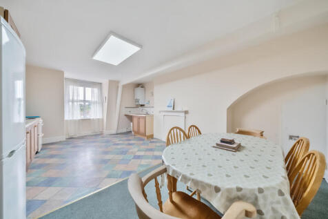 Top Floor Flat