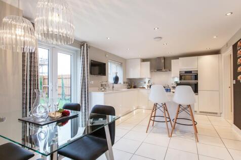 Large open plan kitchen/breakfast/dining area