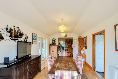 Breakfast Room/Dining Room