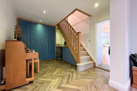 entrance hall/study area