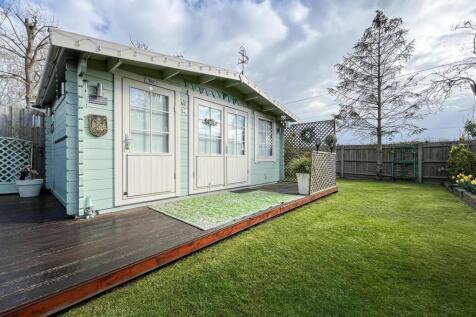summer house/ bar