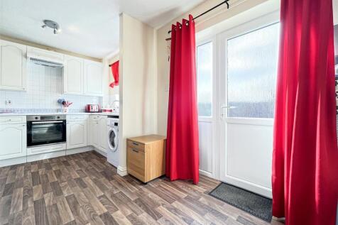 kitchen/ dining