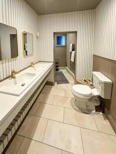 main ensuite