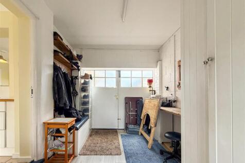garage/utility