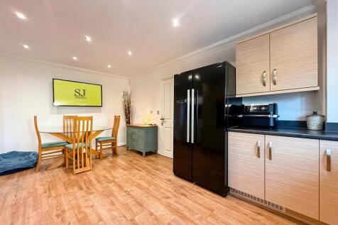 kitchen/dining