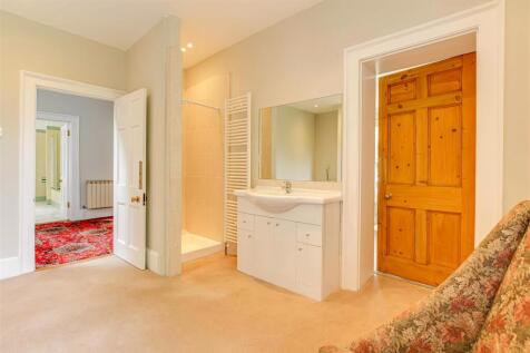 Bedroom 1 Ensuite