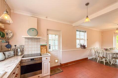 kitchen/ dining