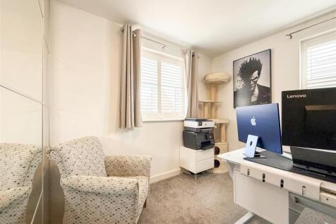 bedroom four/office
