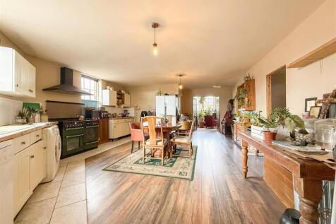 kitchen /dining