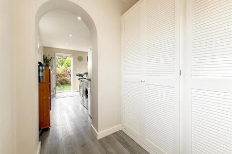 kitchen/utility area