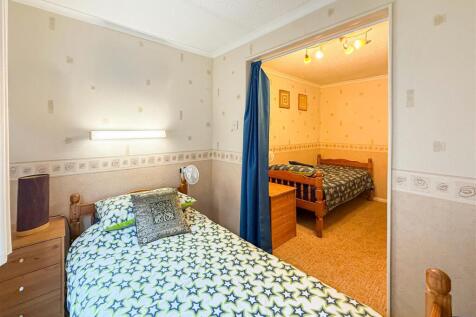 mobile /bedroom