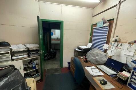 Office T202408301504.jpg