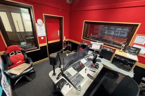 Studio Clean Pic2 T202510241022.jpg