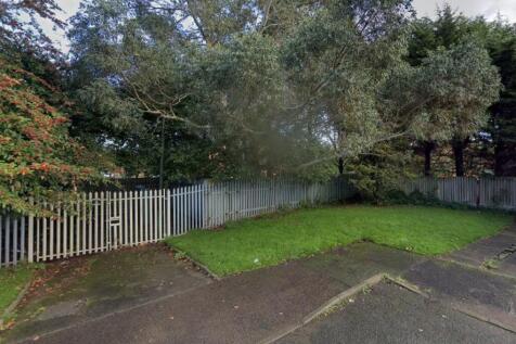 St Andrews Fence T202509291129.jpg