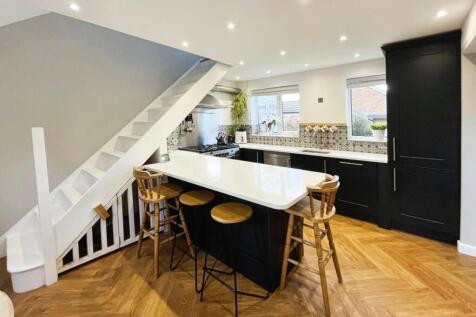 6054ee71-kitchen.jpeg