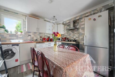 22 Russell Road N15 5LS-2.jpg