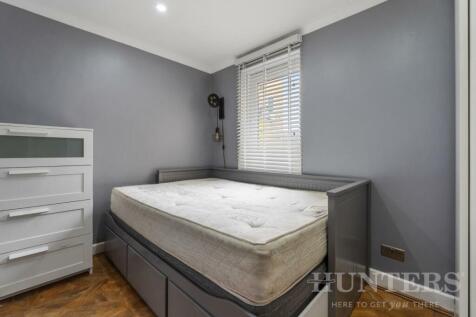 22 Russell Road N15 5LS-3.jpg