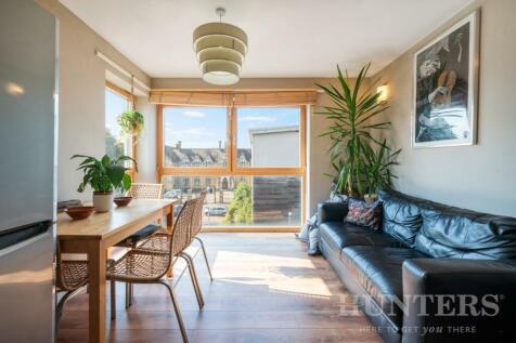 18 Lauriston Apartments N17 6FF-1.jpg