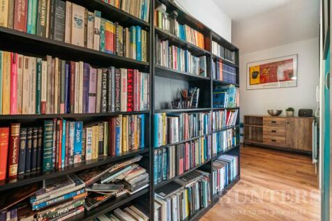 18 Lauriston Apartments N17 6FF-8.jpg