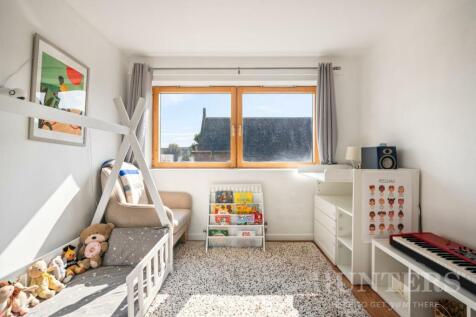 18 Lauriston Apartments N17 6FF-5.jpg