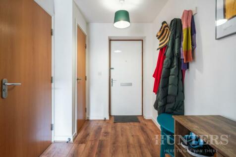 18 Lauriston Apartments N17 6FF-6.jpg