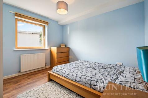 18 Lauriston Apartments N17 6FF-9.jpg