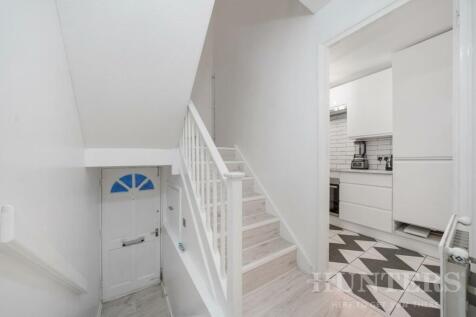 Flat 1, Elliot Court N15 4UD-8.jpg