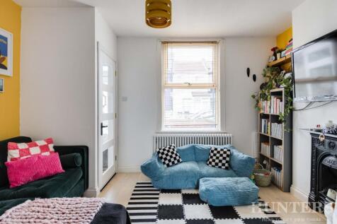 8 Halefield Road N17 9XR-08.jpg