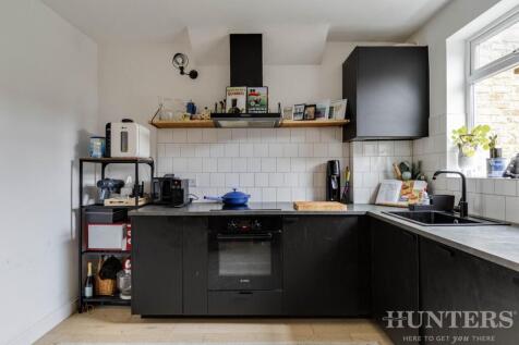 8 Halefield Road N17 9XR-12.jpg