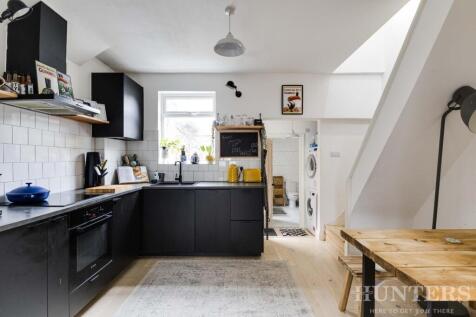 8 Halefield Road N17 9XR-09.jpg