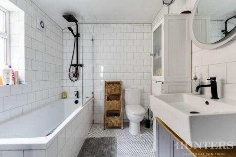 8 Halefield Road N17 9XR-15.jpg