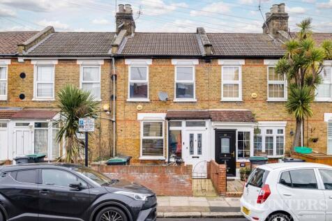 8 Halefield Road N17 9XR-18.jpg