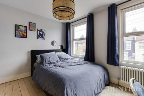 8 Halefield Road N17 9XR-02.jpg