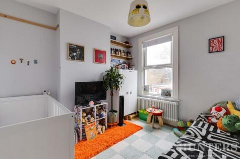 8 Halefield Road N17 9XR-03.jpg