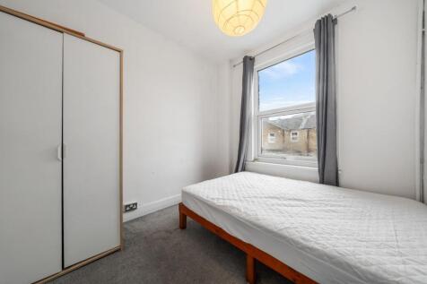 108 Thackeray N17 9EA-No Watermark-1.jpg