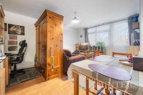 18 Edgecot Grove N15 5HD-2.jpg