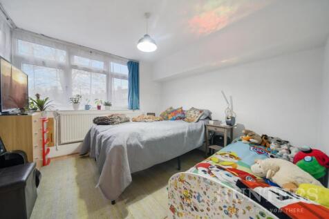 18 Edgecot Grove N15 5HD-1.jpg
