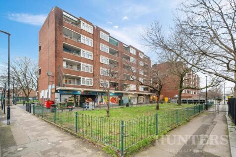 18 Edgecot Grove N15 5HD-12.jpg