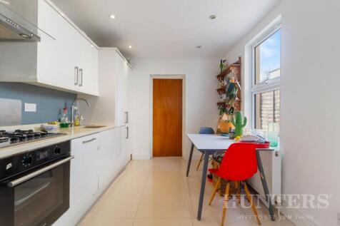 219 West Green Road N15 5EA-7.jpg