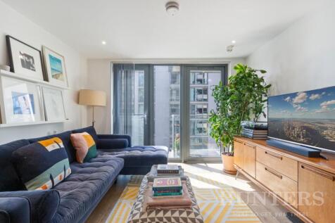 Flat 29, Egret Heights N17 9GJ-7.jpg