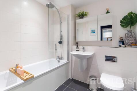 Flat 29, Egret Heights N17 9GJ-1.jpg